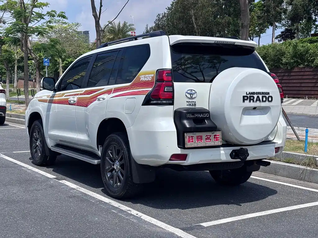 Toyota Prado — фото 4