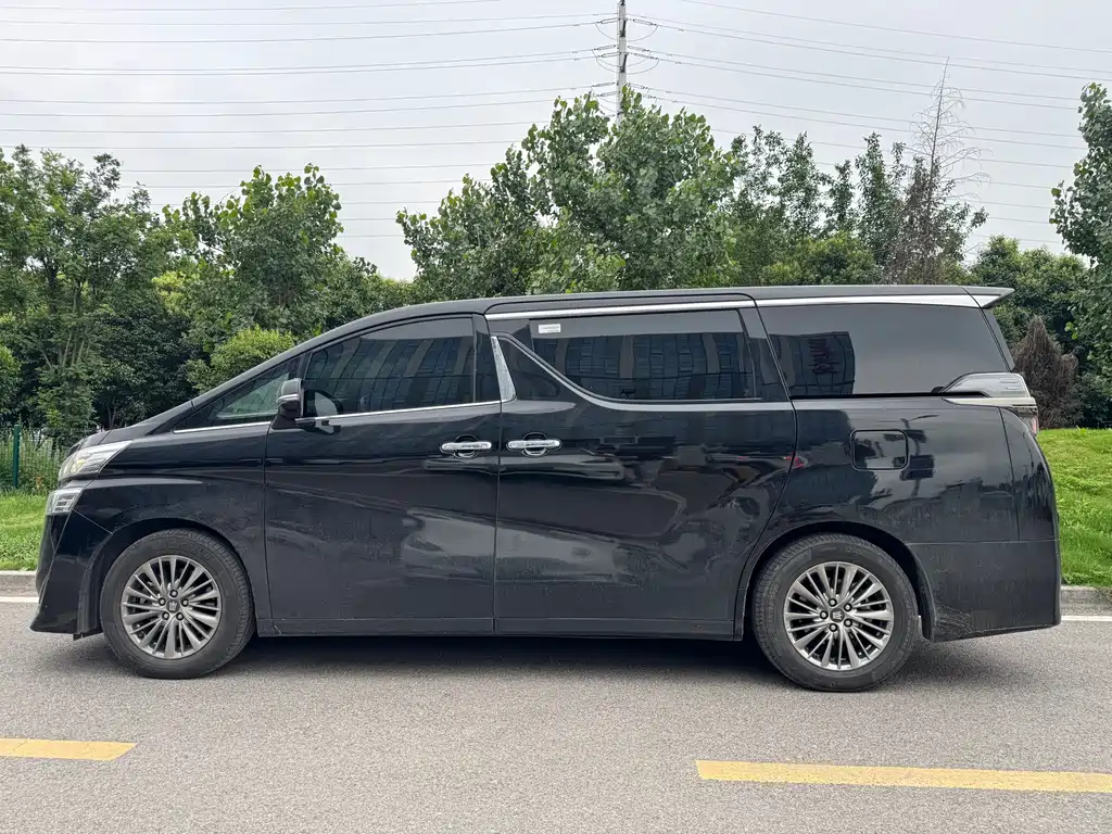 Toyota Vellfire — фото 20
