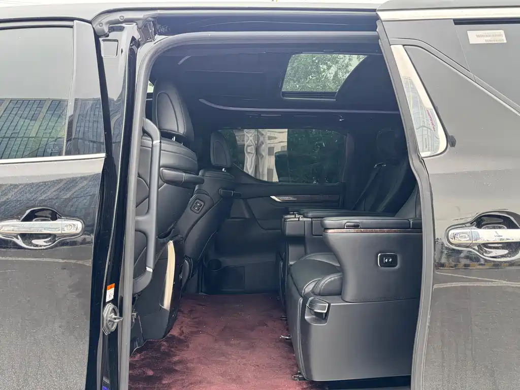 Toyota Vellfire — фото 9