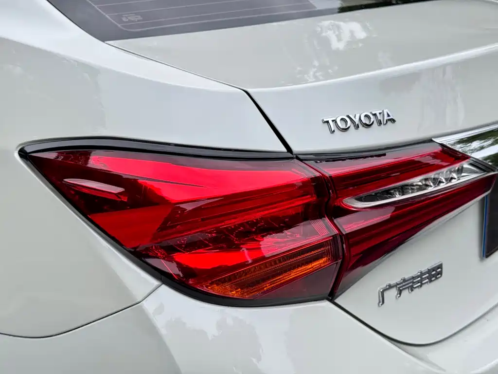 Toyota Levin — фото 18