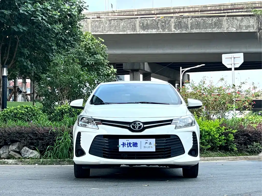 Toyota Vios — фото 2