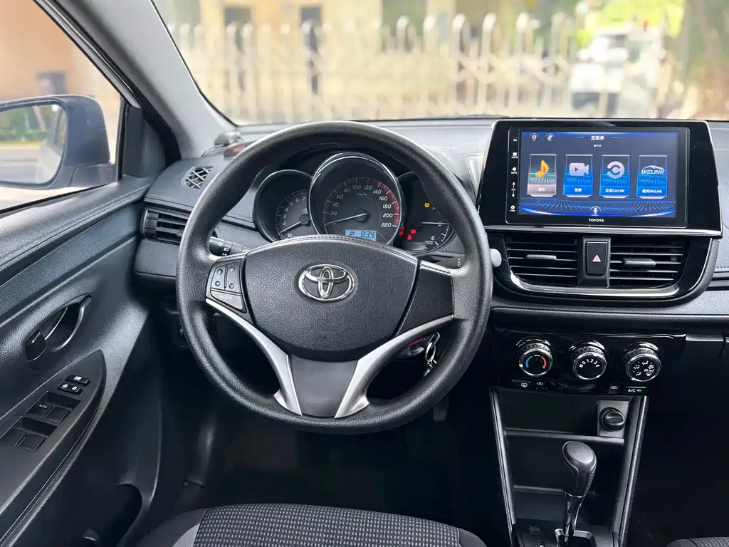 Toyota Vios — фото 11
