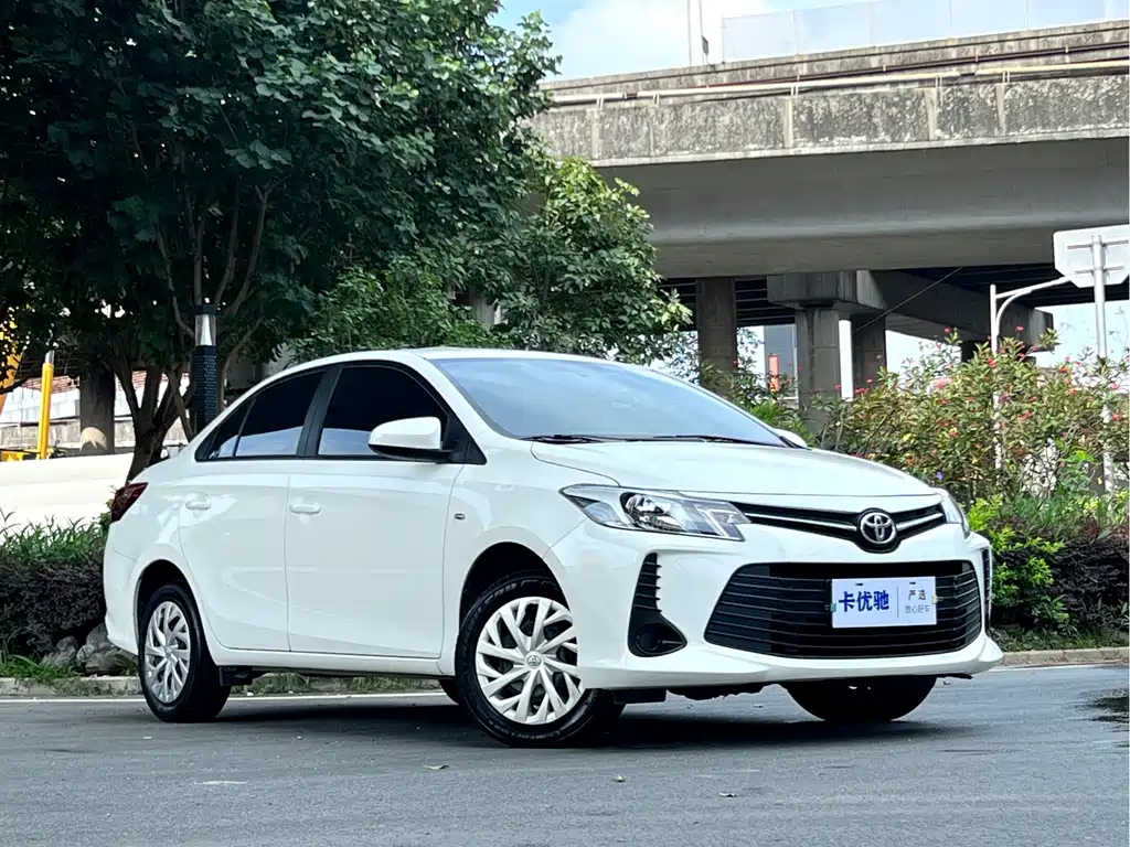 Toyota Vios — фото 6