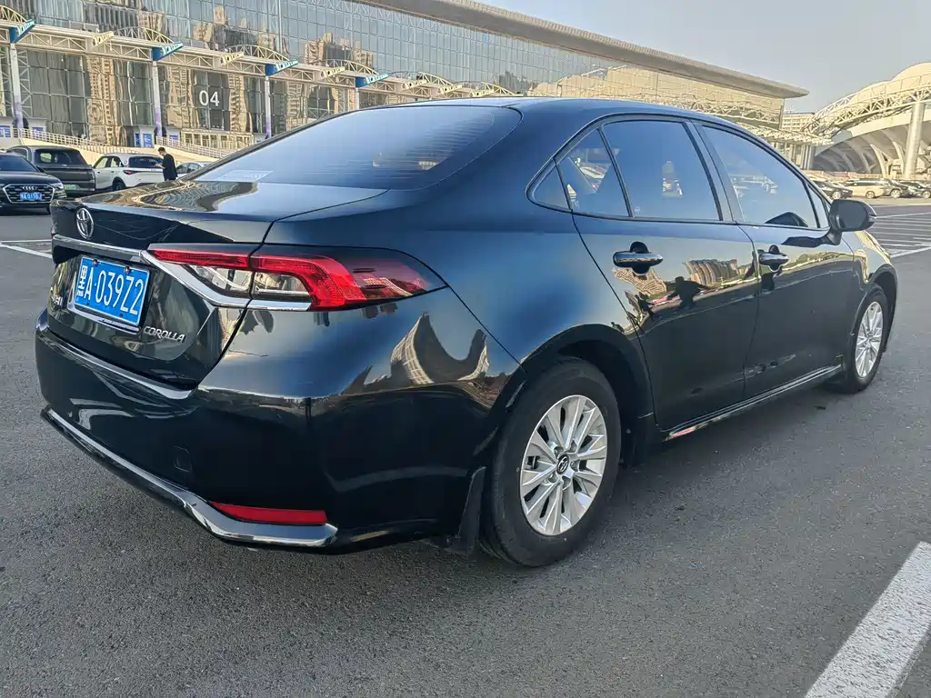 Toyota Corolla — фото 6