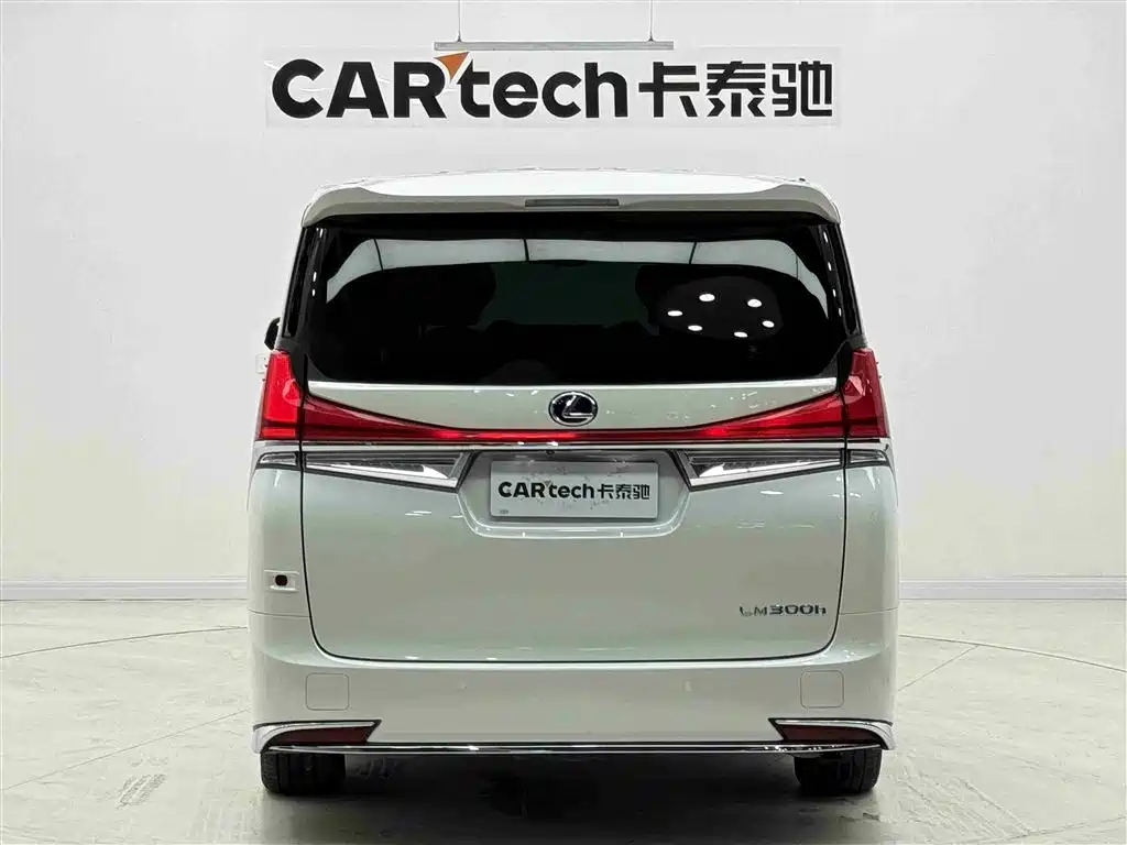 Toyota Alphard — фото 6