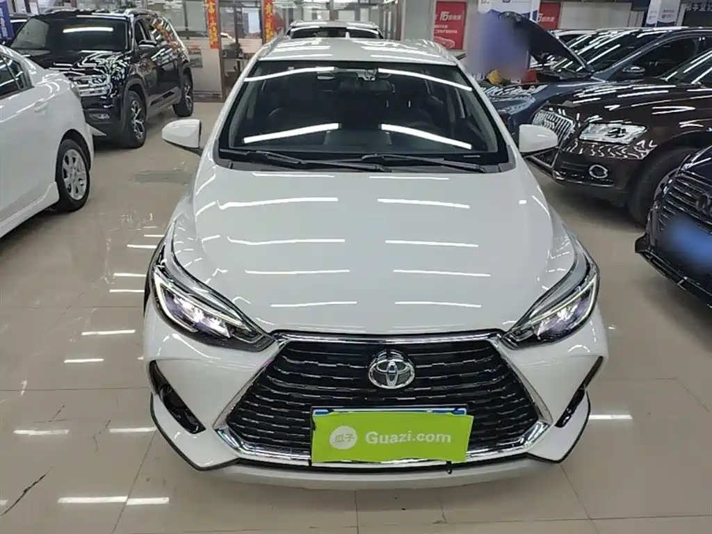 Toyota Yaris L — фото 3
