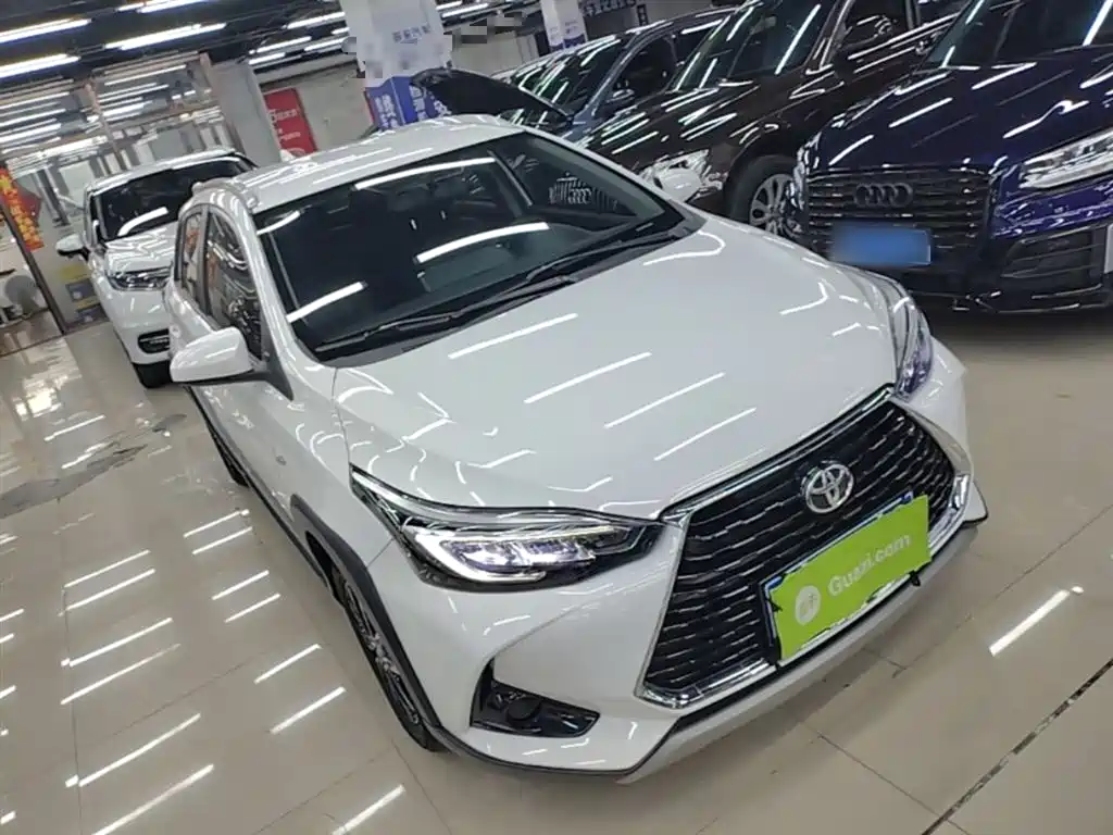 Toyota Yaris L — фото 4