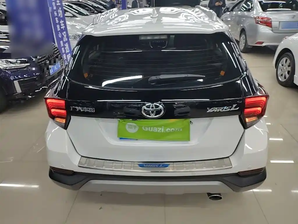 Toyota Yaris L — фото 6