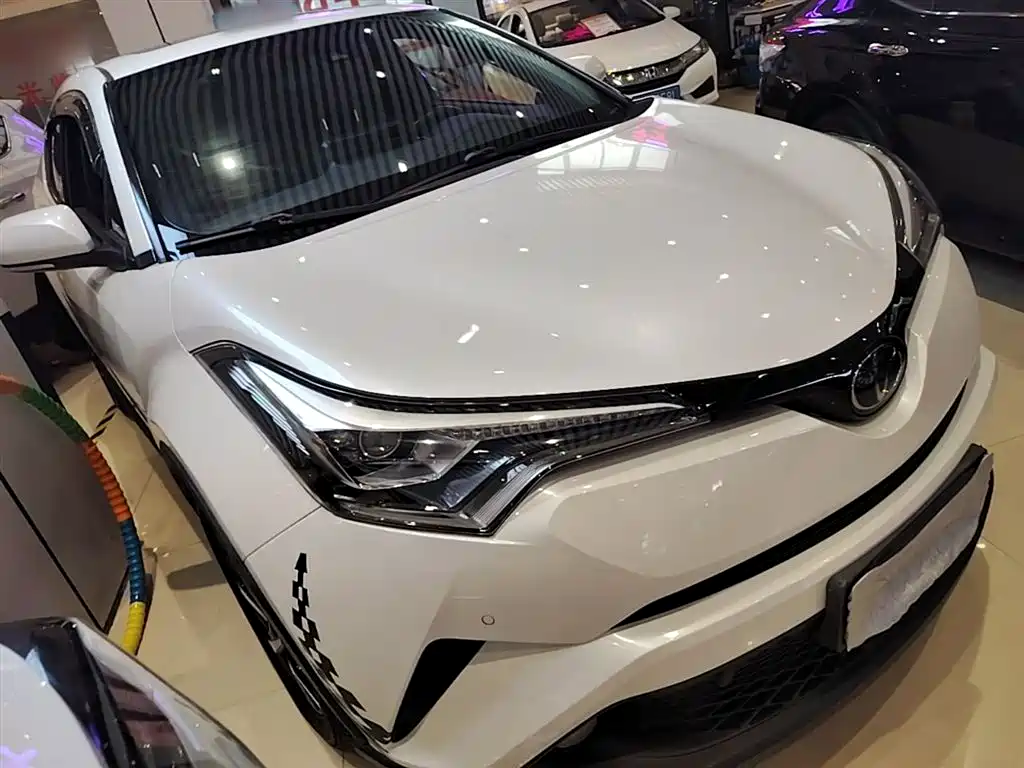 Toyota C-HR — фото 4