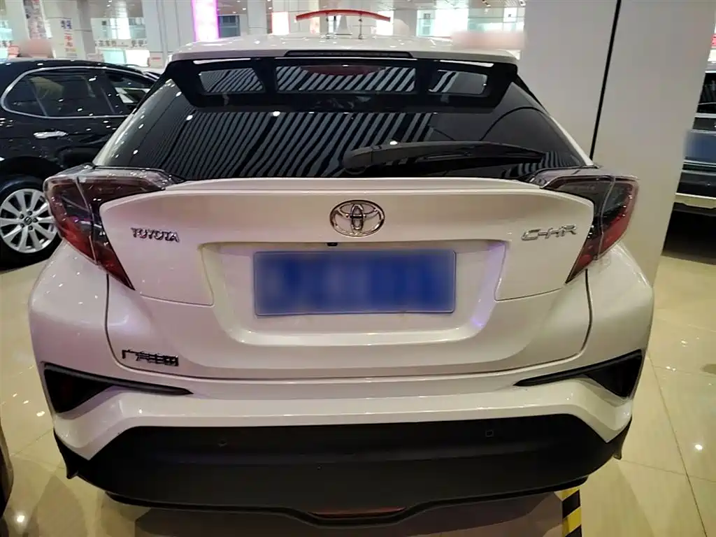 Toyota C-HR — фото 6