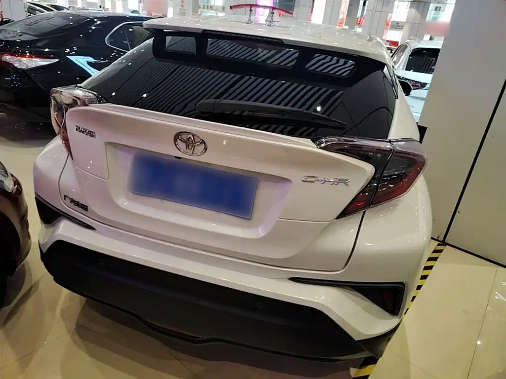 Toyota C-HR — фото 7