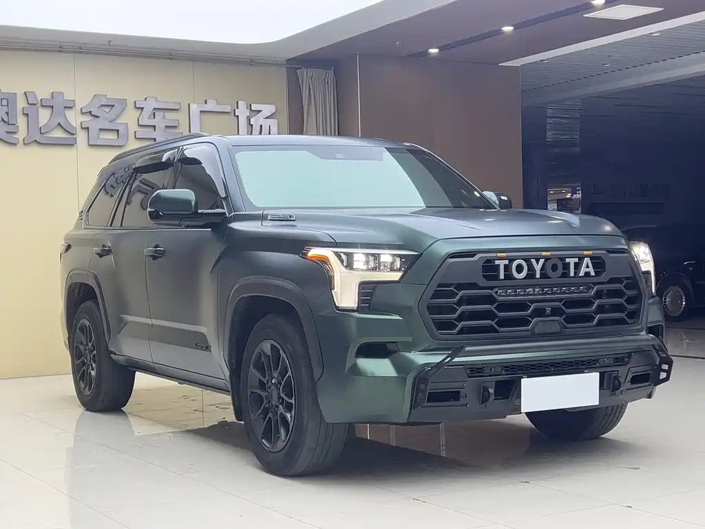 Toyota Sequoia — фото 3