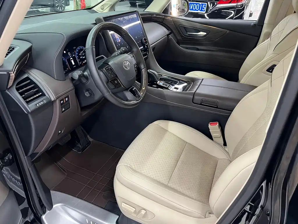 Toyota Alphard — фото 21