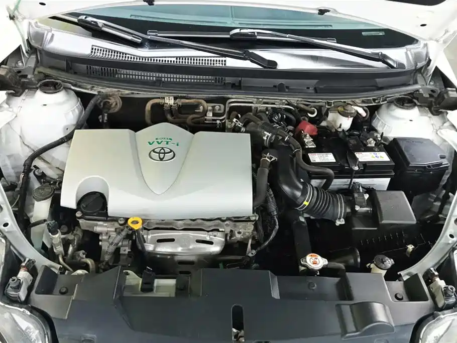 Toyota Yaris L — фото 10