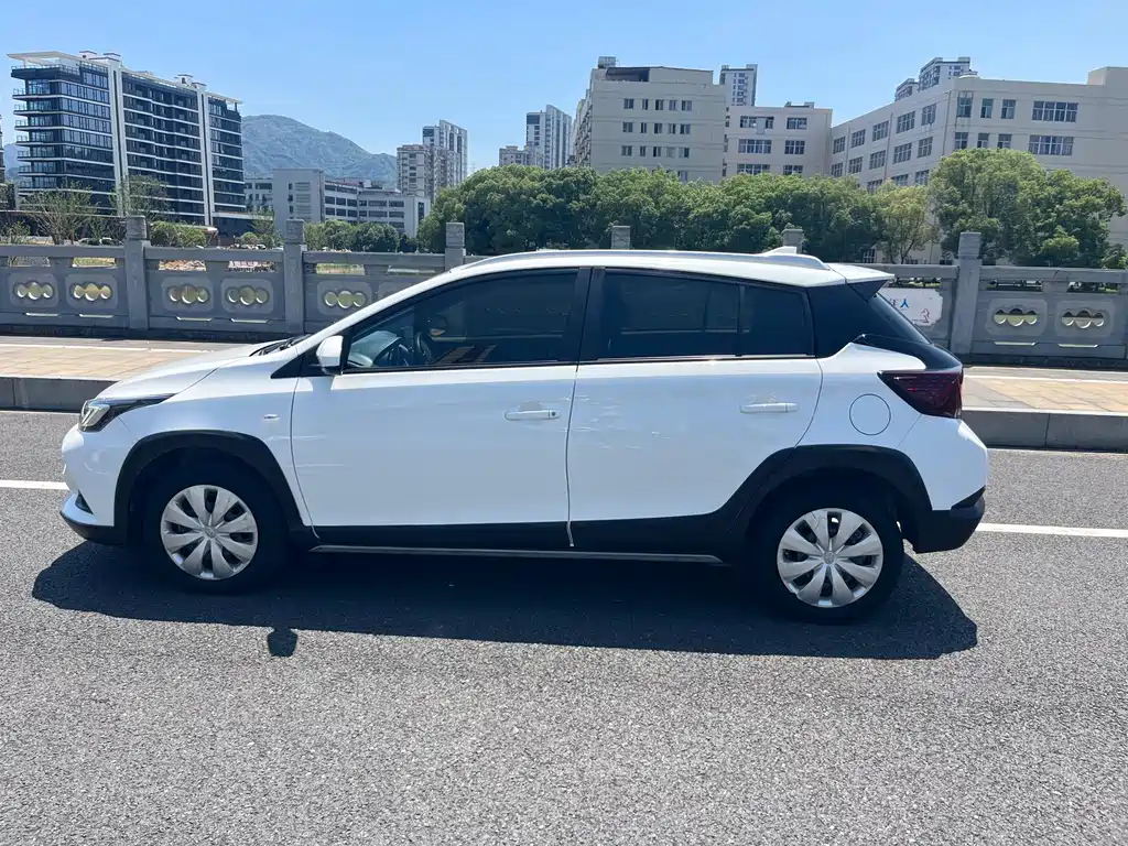 Toyota Yaris L — фото 7