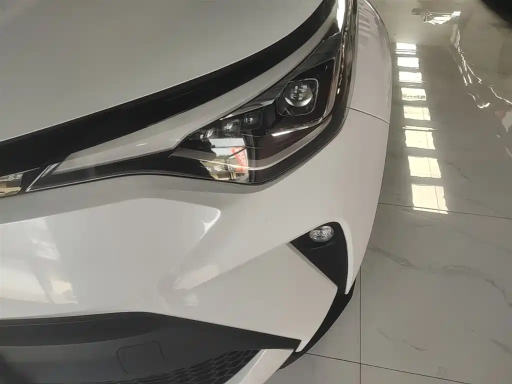 Toyota C-HR — фото 24