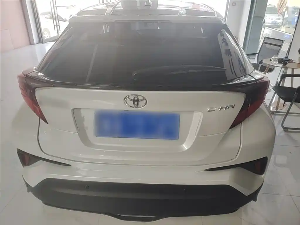 Toyota C-HR — фото 6