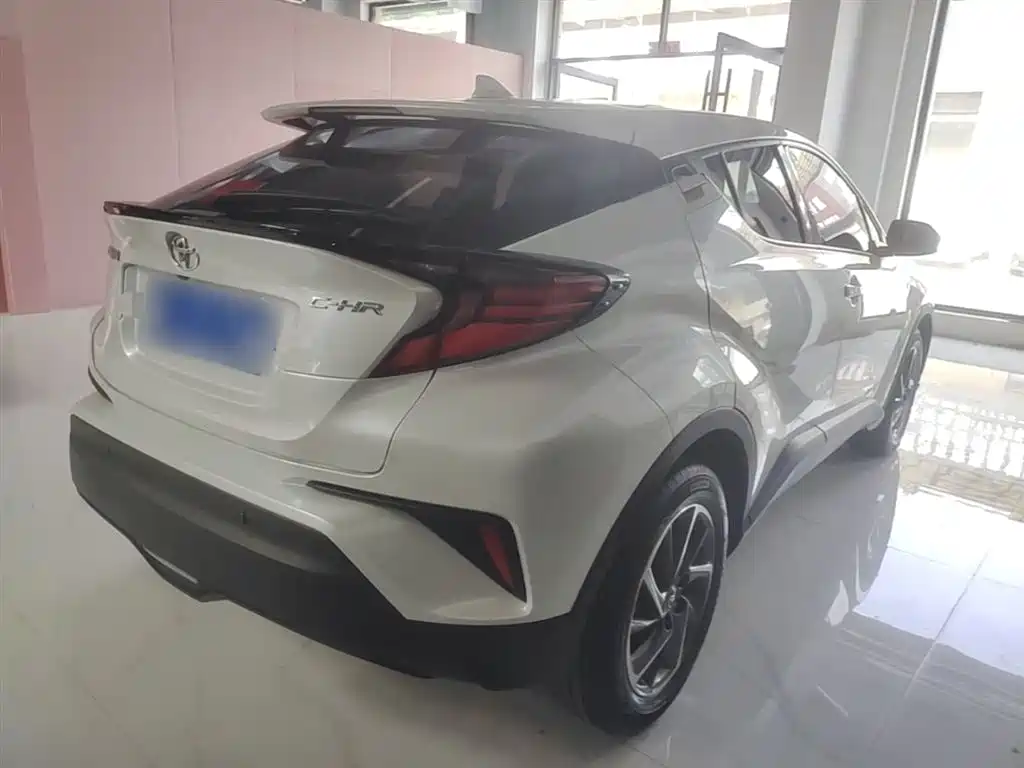 Toyota C-HR — фото 7