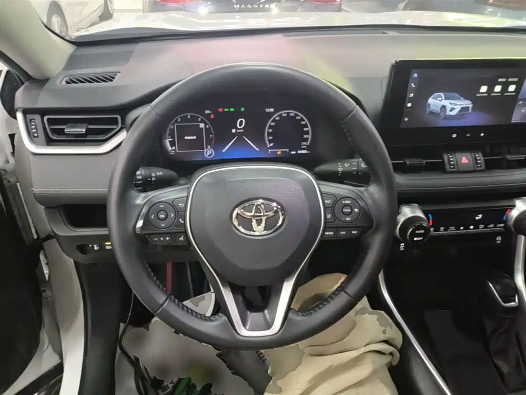 Toyota Wildlander — фото 11