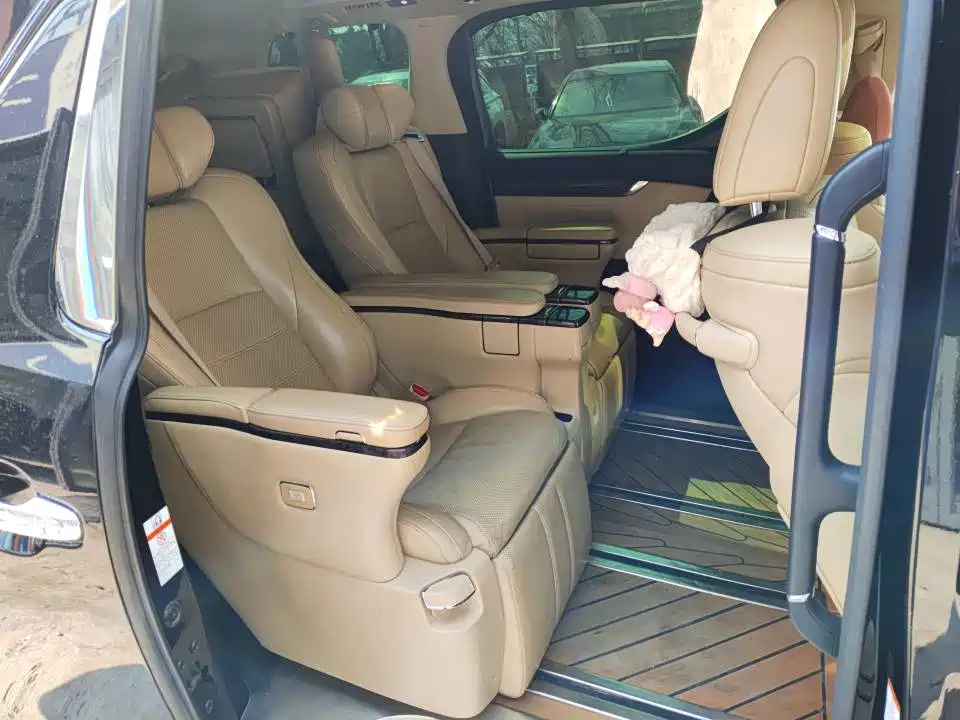 Toyota Alphard — фото 3
