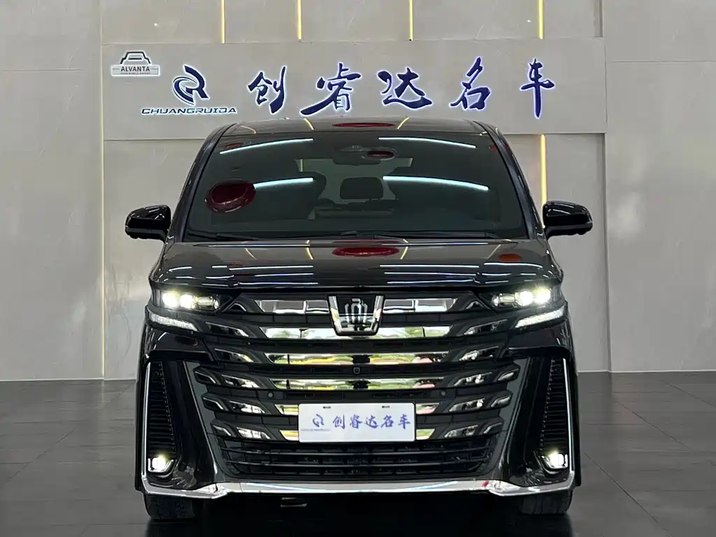 Toyota Vellfire — фото 2