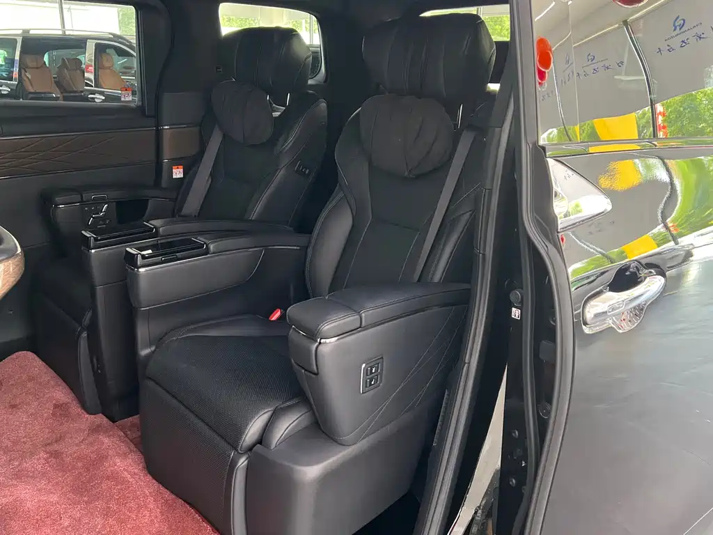 Toyota Vellfire — фото 17