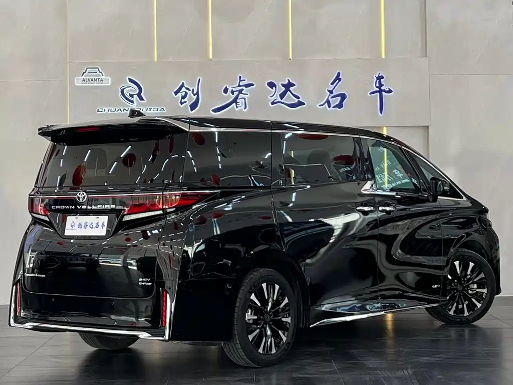 Toyota Vellfire — фото 3
