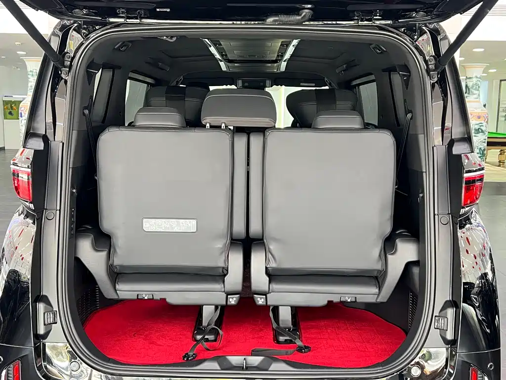 Toyota Vellfire — фото 10