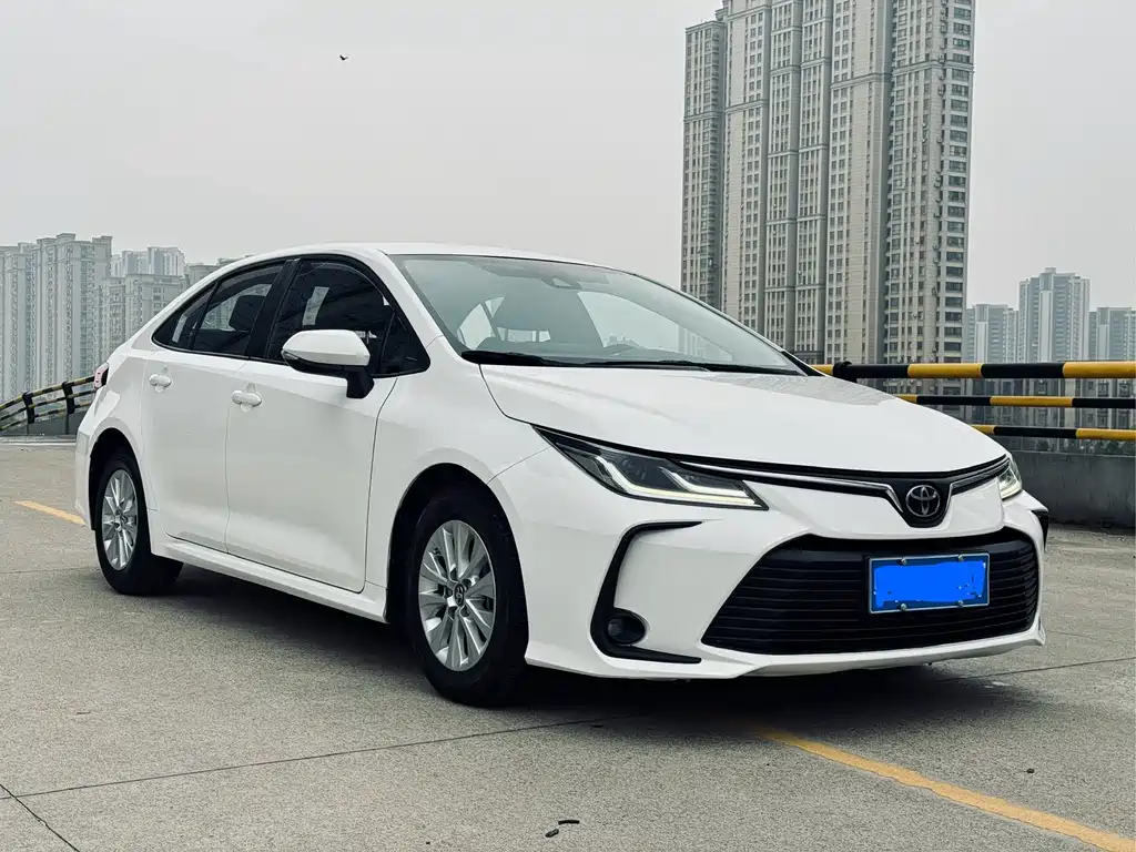 Toyota Corolla — фото 3