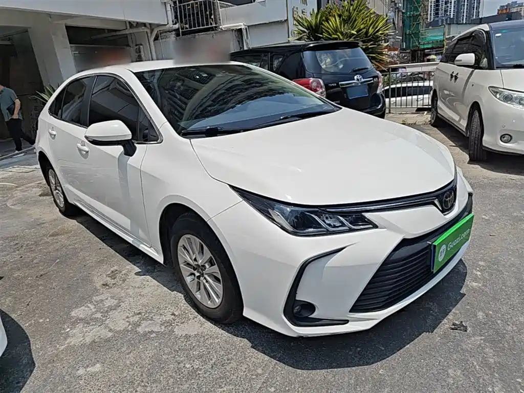 Toyota Corolla — фото 4