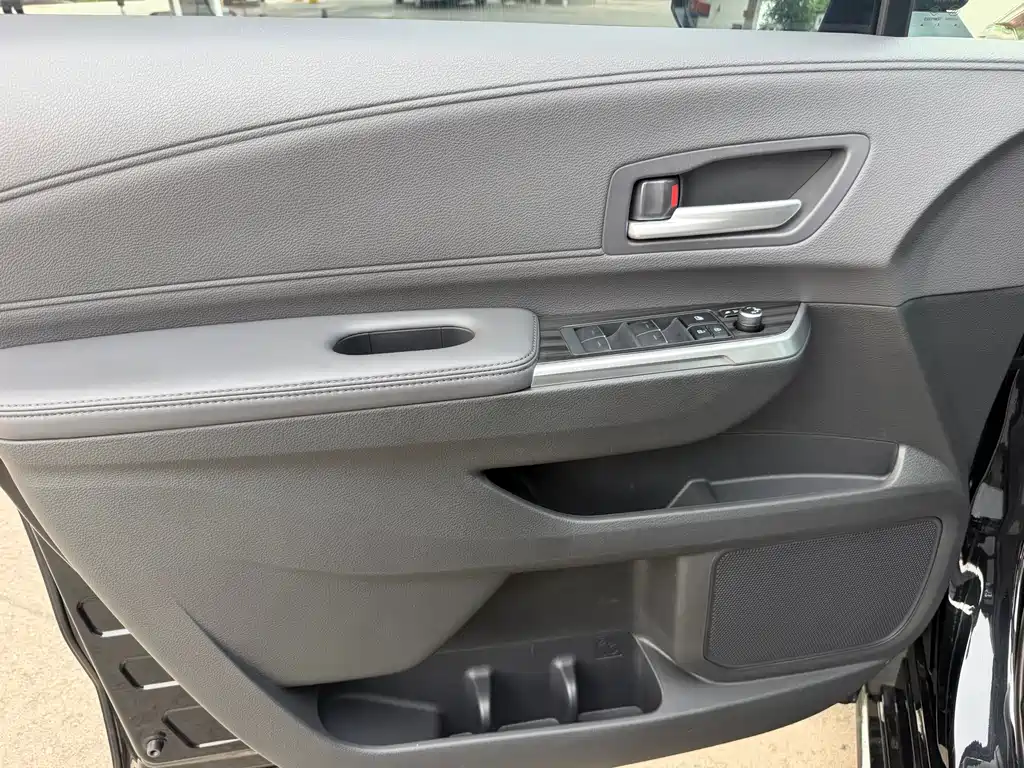 Toyota Sienna — фото 9