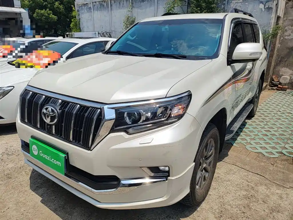 Toyota Prado — фото 2