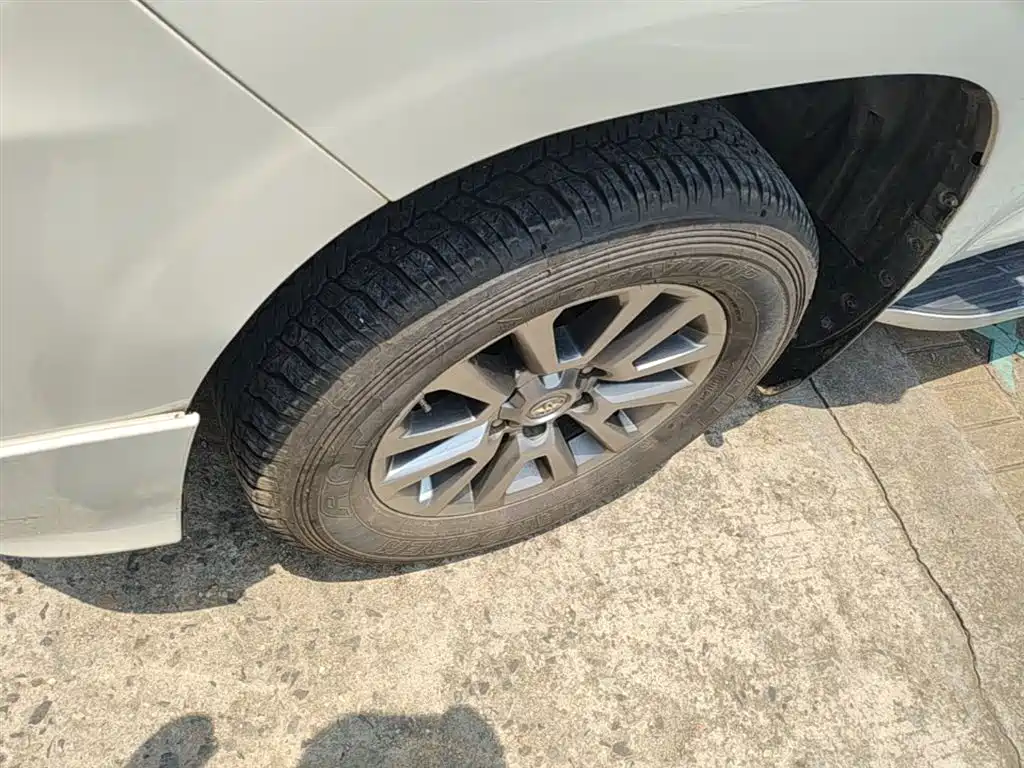 Toyota Prado — фото 23