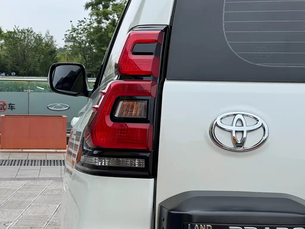Toyota Prado (Import) — фото 13
