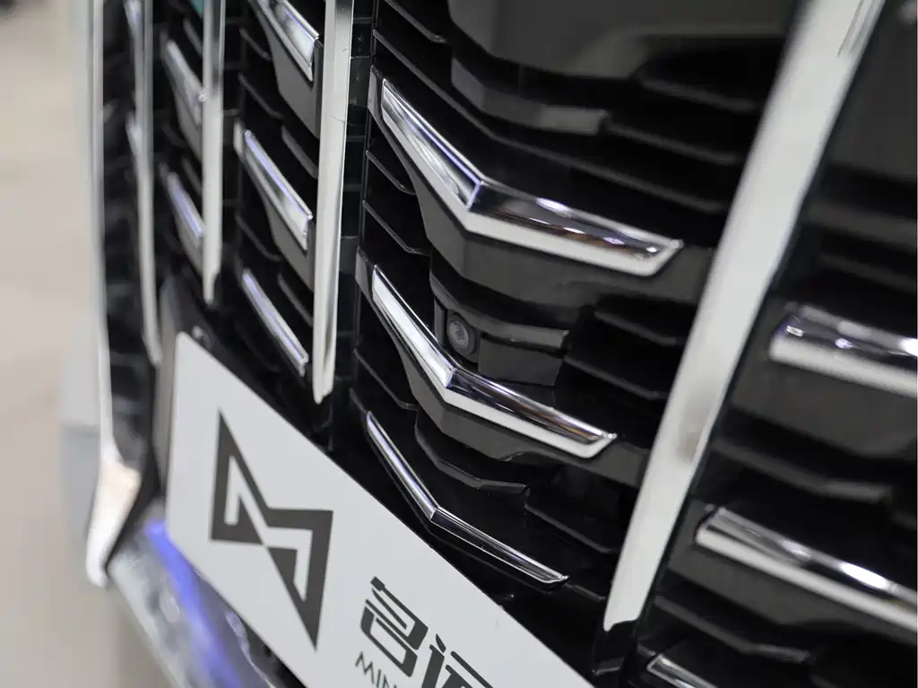 Toyota Alphard — фото 4