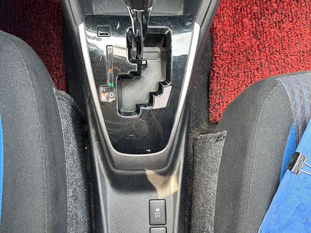 Toyota Yaris L — фото 22