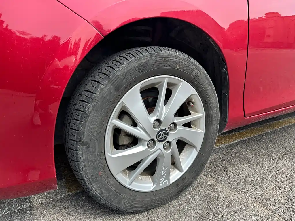 Toyota Yaris L — фото 9