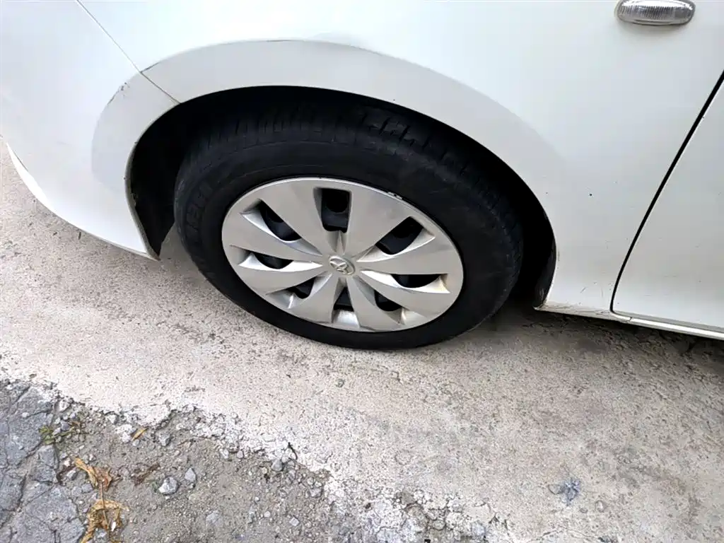 Toyota Yaris L — фото 23