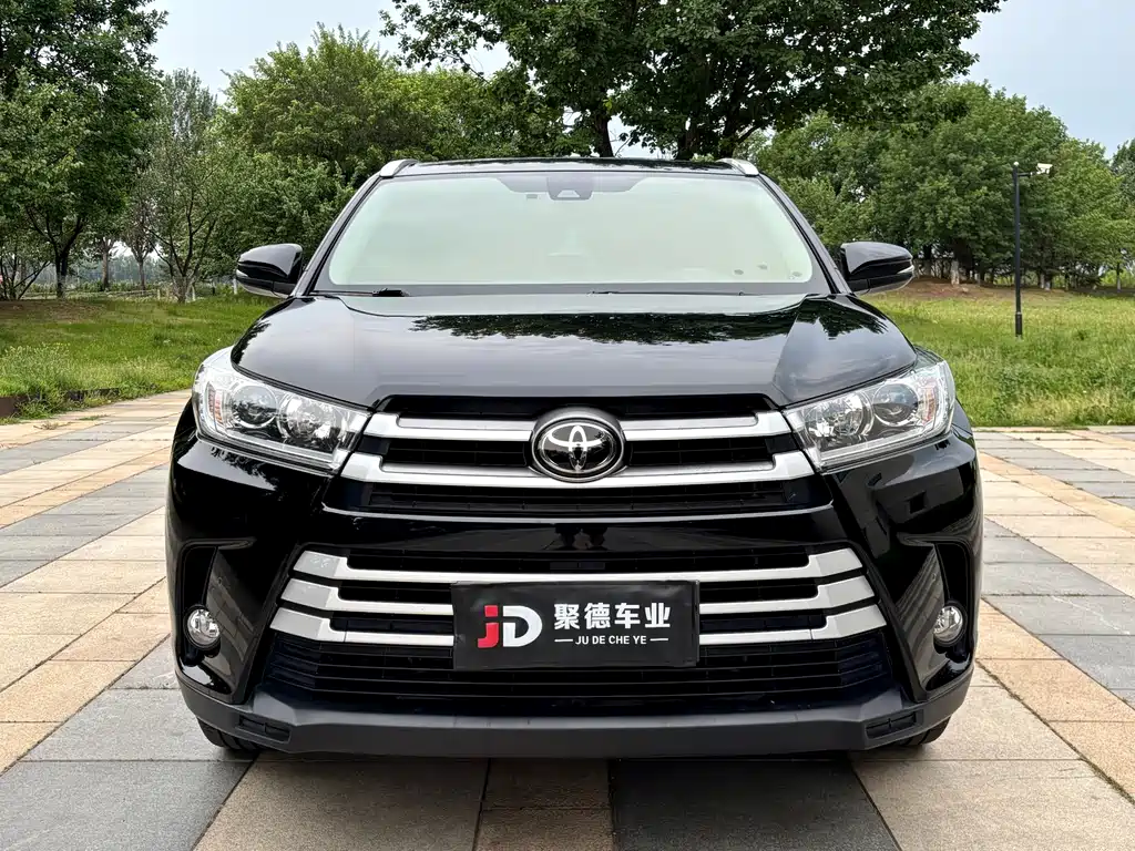 Toyota Highlander — фото 3