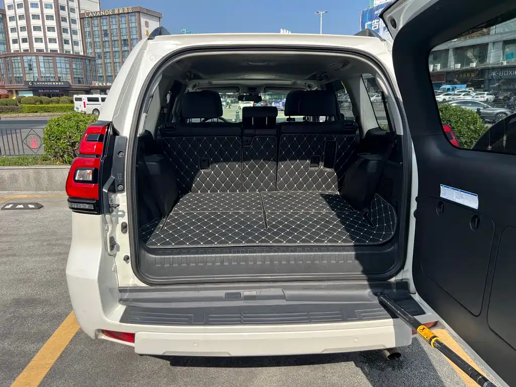 Toyota Prado — фото 23