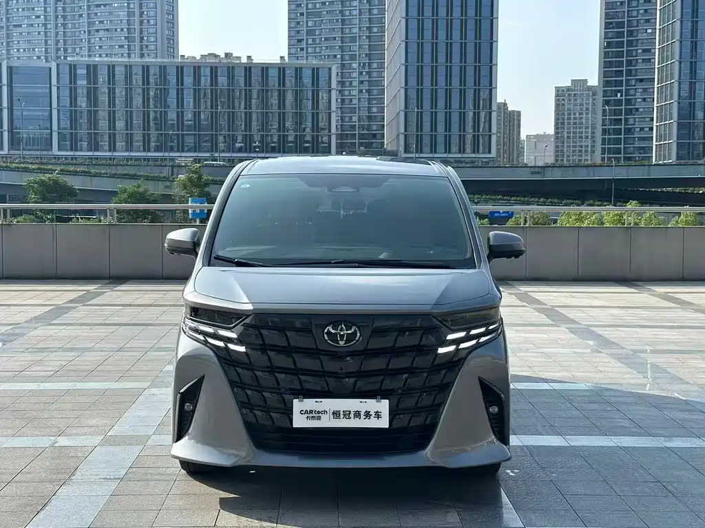 Toyota Alphard — фото 2