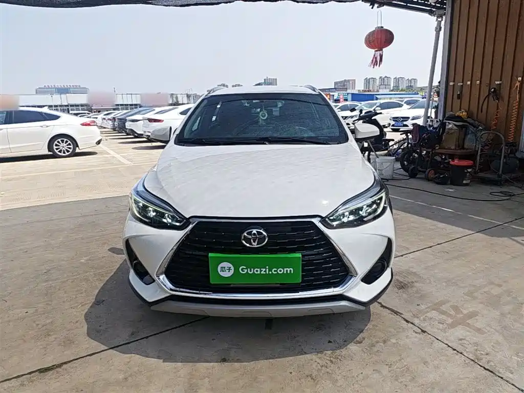 Toyota Yaris L — фото 3