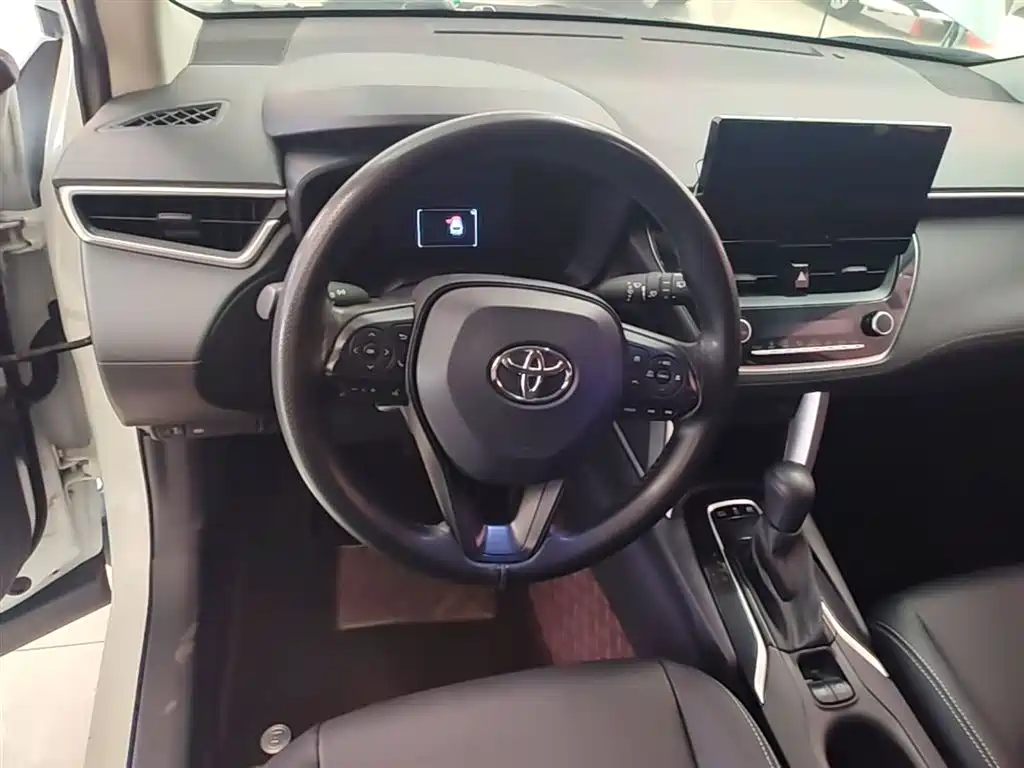 Toyota Corolla Cross — фото 11