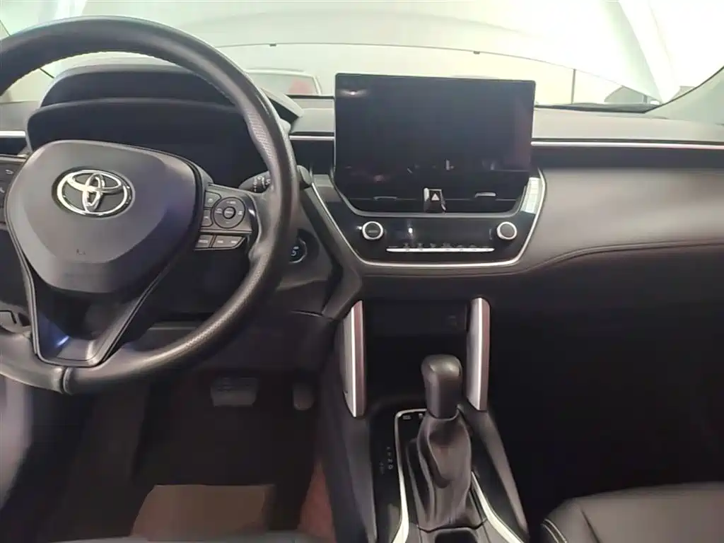 Toyota Corolla Cross — фото 10