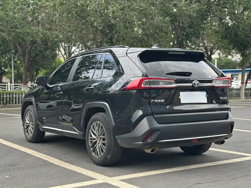 Toyota Wildlander — фото 14