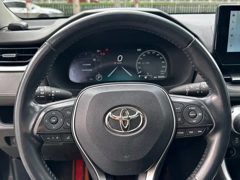 Toyota Wildlander — фото 10