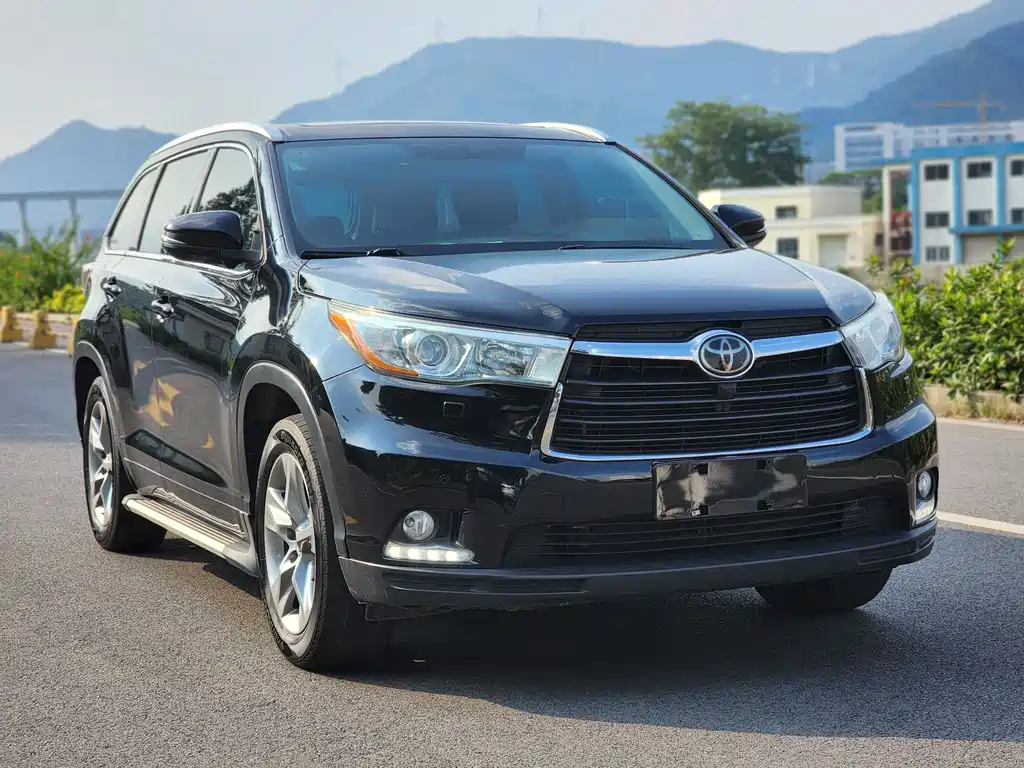 Toyota Highlander — фото 3