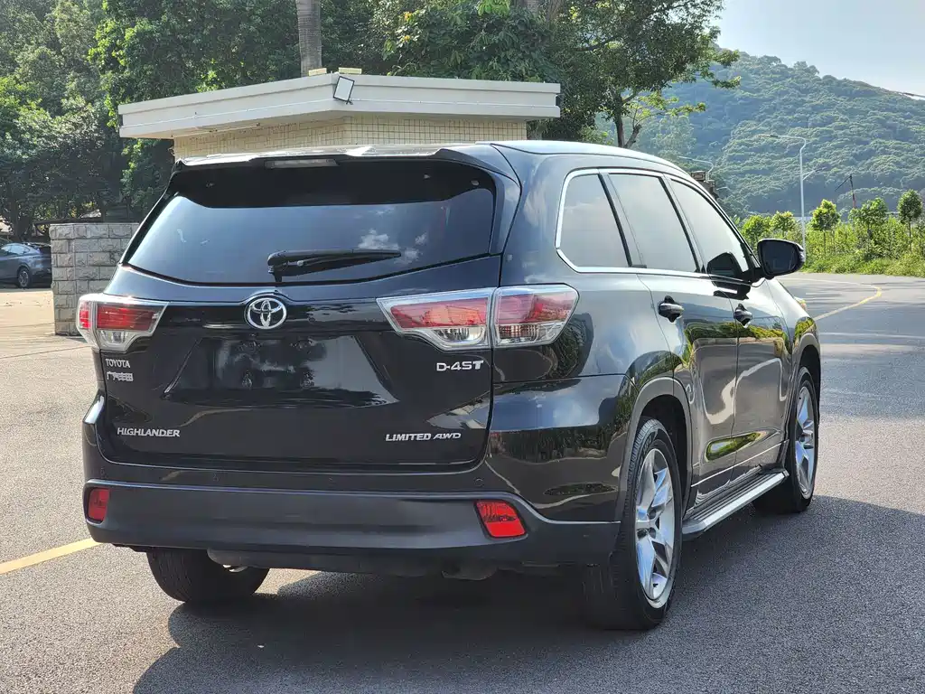 Toyota Highlander — фото 7