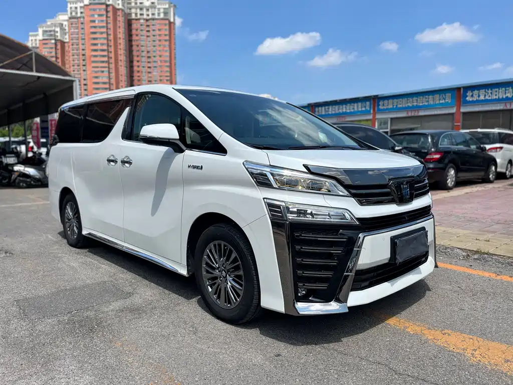 Toyota Vellfire — фото 3