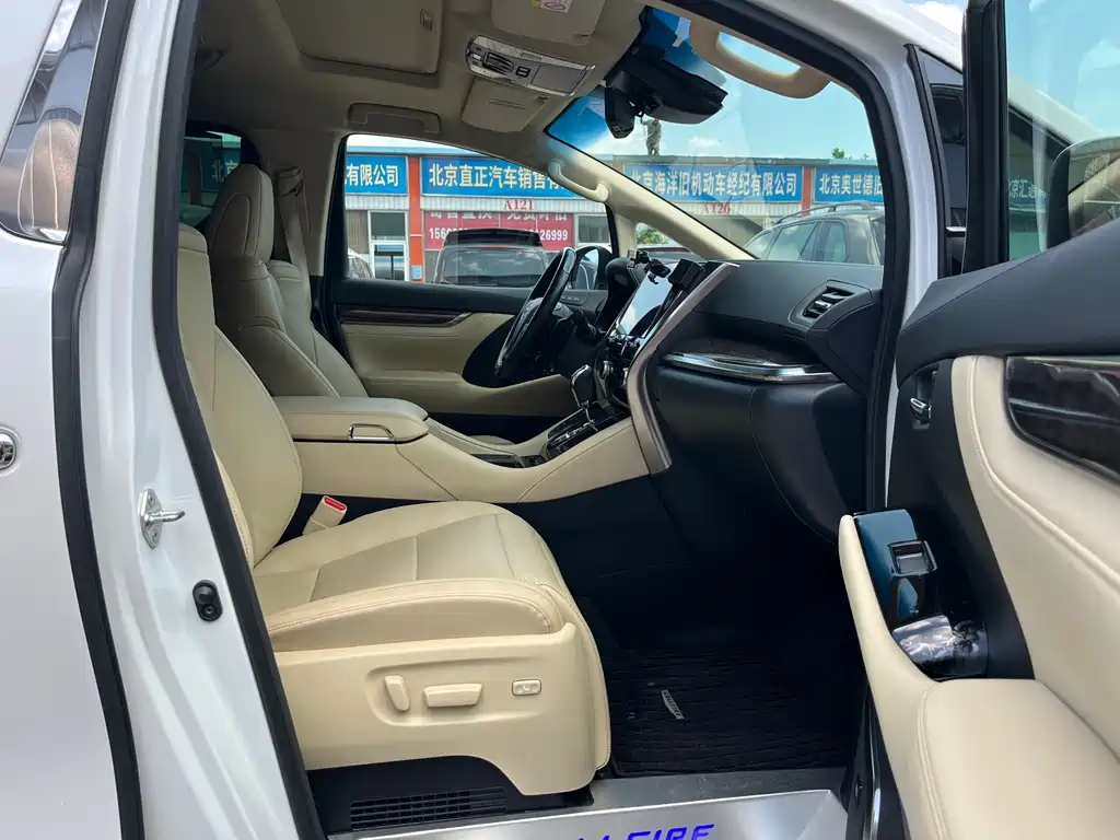 Toyota Vellfire — фото 33